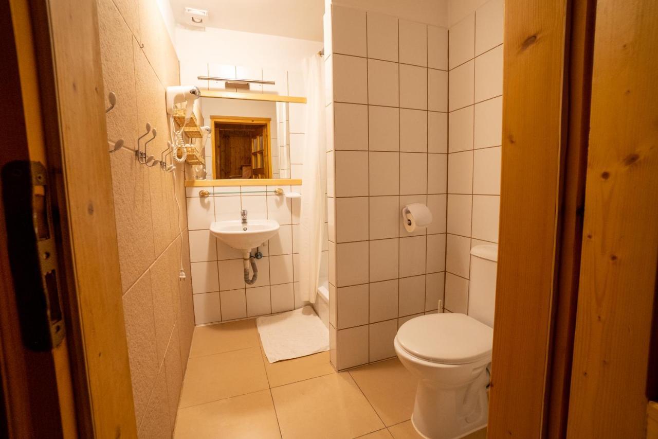 Gosciniec Debowa Gazdowka Bed and Breakfast Ustrzyki Dolne Εξωτερικό φωτογραφία