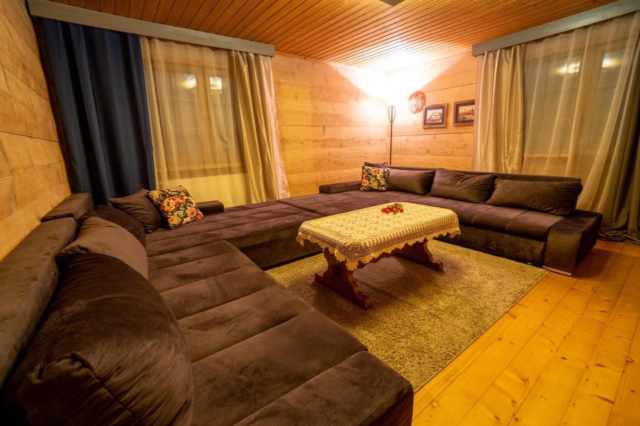 Gosciniec Debowa Gazdowka Bed and Breakfast Ustrzyki Dolne Εξωτερικό φωτογραφία